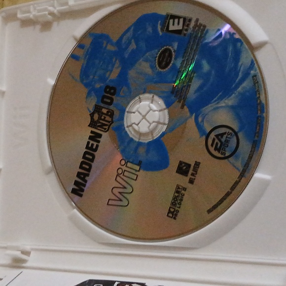 Wii Madden NFL 08 Video Game with booklet Preloved - Picture 3 of 5